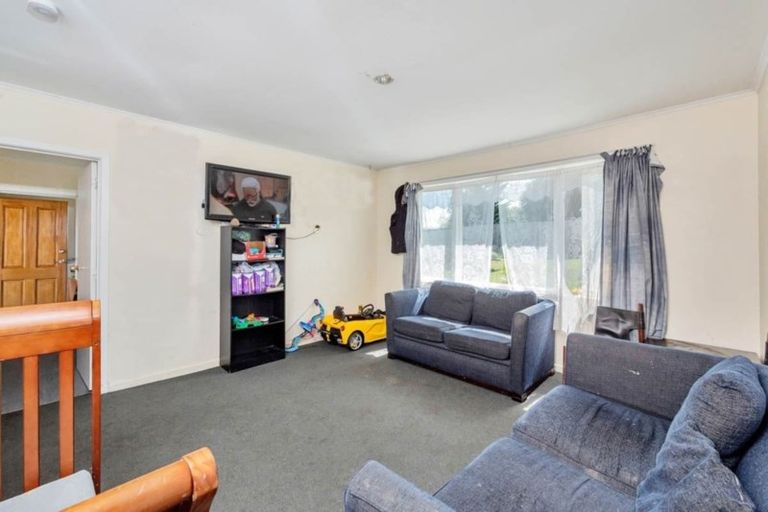 Photo of property in 12 Igloo Place, Red Hill, Papakura, 2110