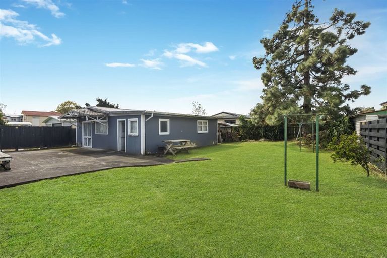 Photo of property in 31 Border Road, Henderson, Auckland, 0612