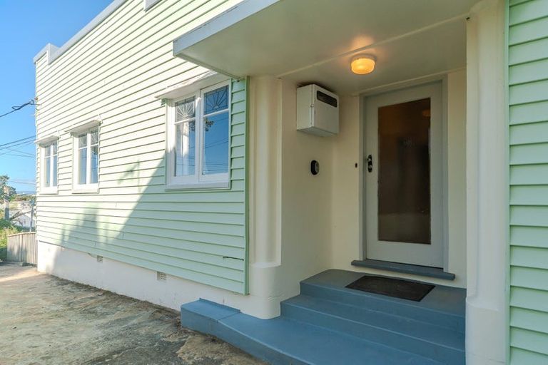 Photo of property in 30 Espin Crescent, Karori, Wellington, 6012