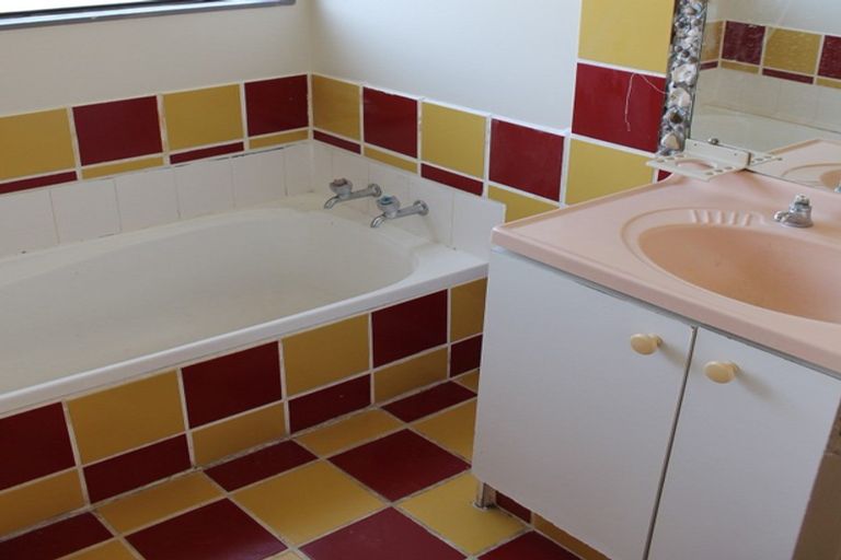 Photo of property in 55 Etherton Drive, Weymouth, Auckland, 2103