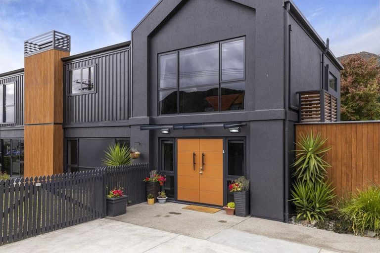 Photo of property in 15 Beach Road, Waikawa, Picton, 7220