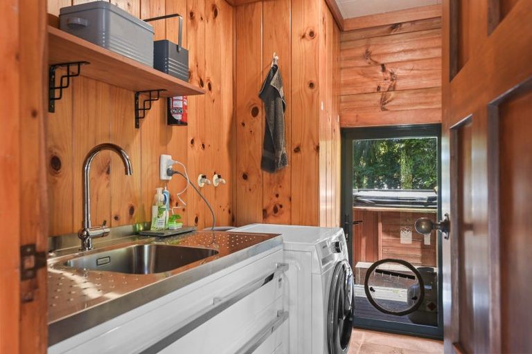 Photo of property in 16 Tombleson Road, Lake Rotoma, Rotorua, 3074