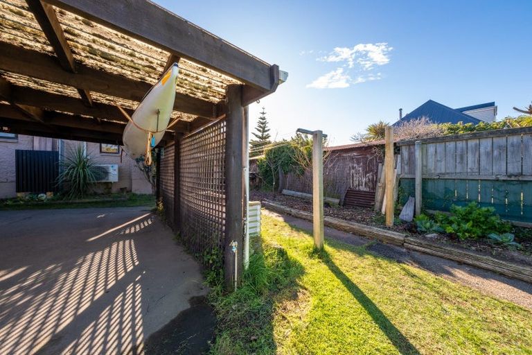 Photo of property in 4 Pacific Road, North New Brighton, Christchurch, 8083