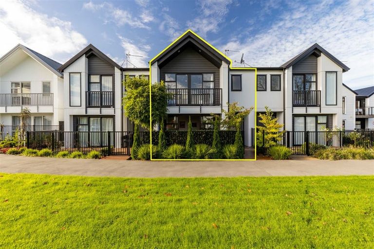 Photo of property in 15 Holmes Hanover Lane, Halswell, Christchurch, 8025