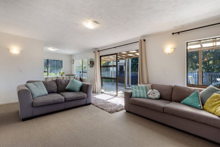 Photo of property in 18 Resolution Road, Welcome Bay, Tauranga, 3112