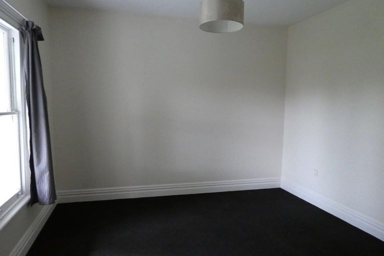 Photo of property in 10 Defoe Place, Waltham, Christchurch, 8023