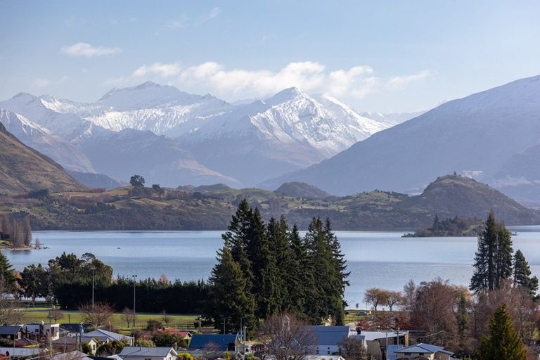 Photo of property in 9 Botting Place, Wanaka, 9305