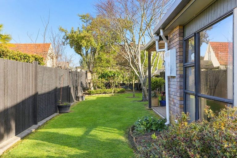 Photo of property in 67 Bowen Street, Cambridge, 3434