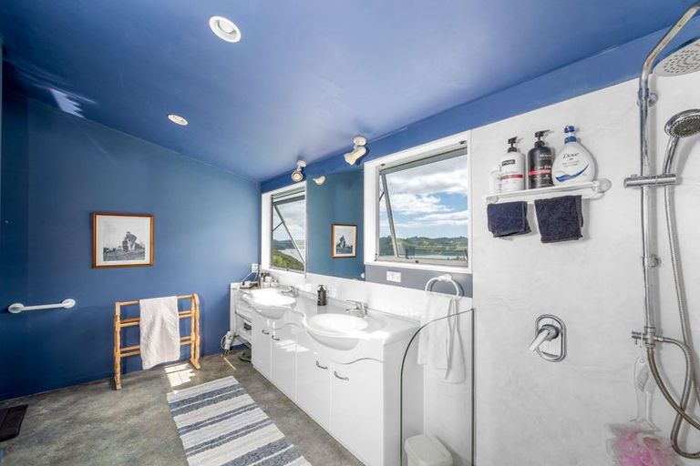 Photo of property in 104 Te Wahapu Road, Russell, 0272