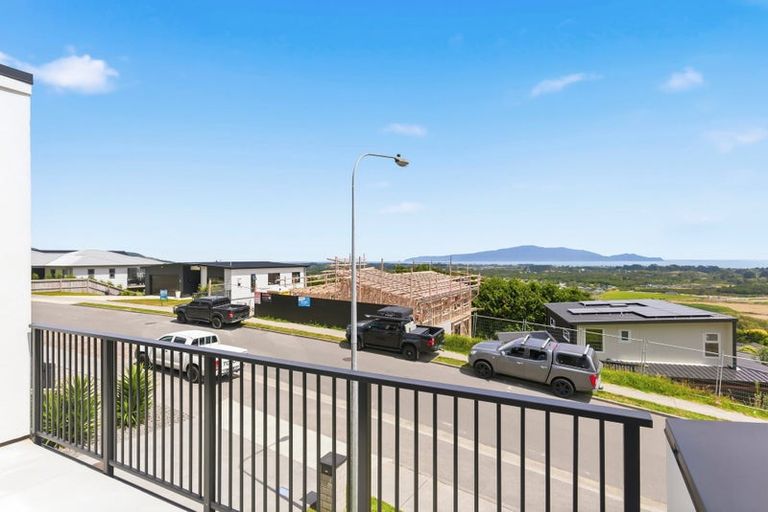 Photo of property in 11 Wilson Way, Waikanae, 5036