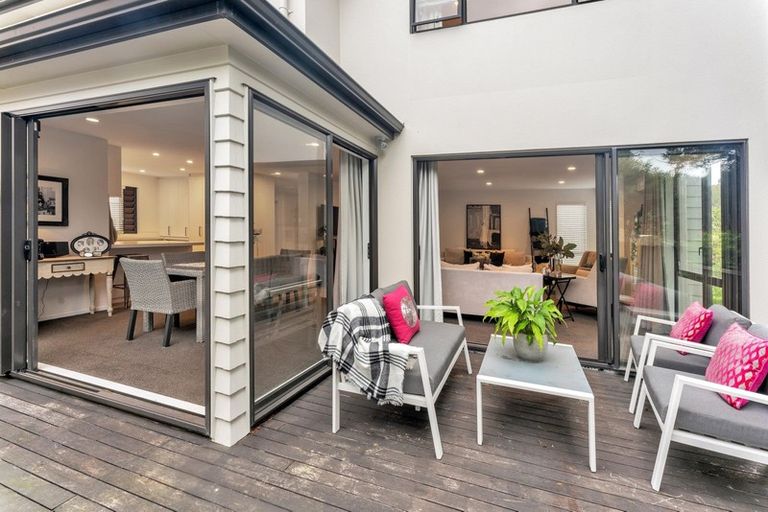 Photo of property in 192 Ridge Road, Howick, Auckland, 2014