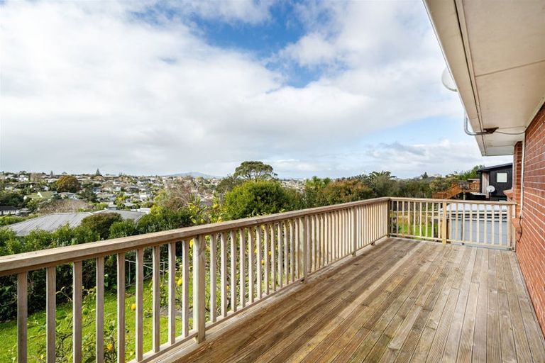 Photo of property in 135 Forrest Hill Road, Forrest Hill, Auckland, 0620