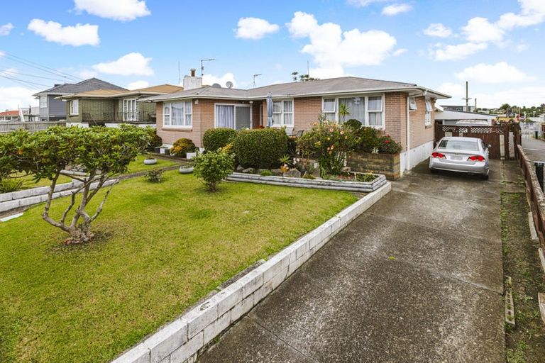 Photo of property in 37 Ferguson Street, Manurewa East, Auckland, 2102