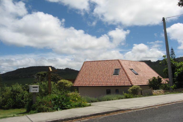 Photo of property in 329 Motutara Road, Muriwai, Waimauku, 0881