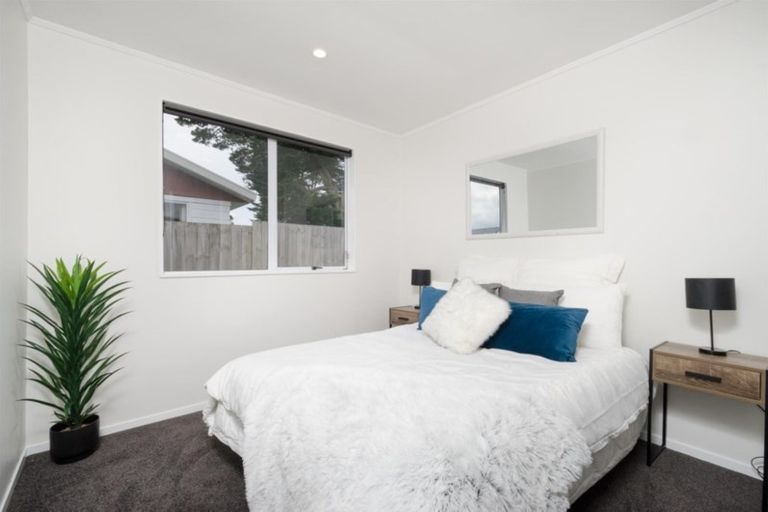 Photo of property in 2/77 Luanda Drive, Ranui, Auckland, 0612