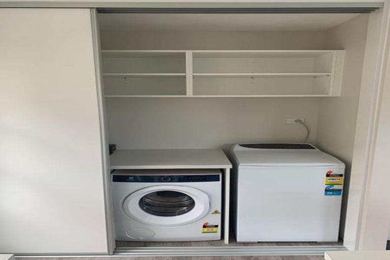 Photo of property in 137a Newlands Road, Newlands, Wellington, 6037