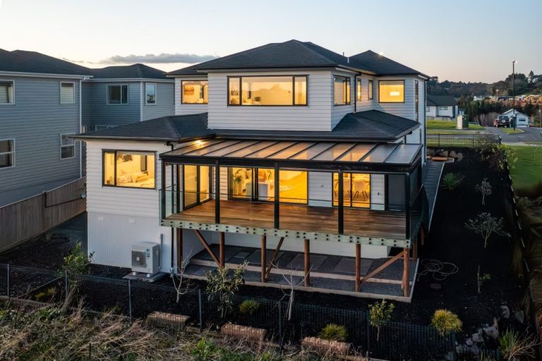 Photo of property in 39 Davey Crescent, Orewa, 0931