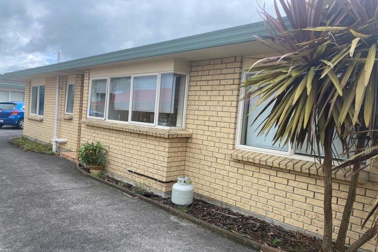 Photo of property in 2/35 Fenton Street, Papatoetoe, Auckland, 2025