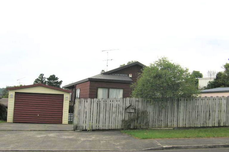 Photo of property in 11 Kotinga Avenue, Glen Eden, Auckland, 0602