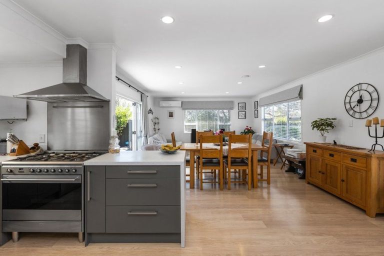 Photo of property in 9 Devon Street, Taradale, Napier, 4112