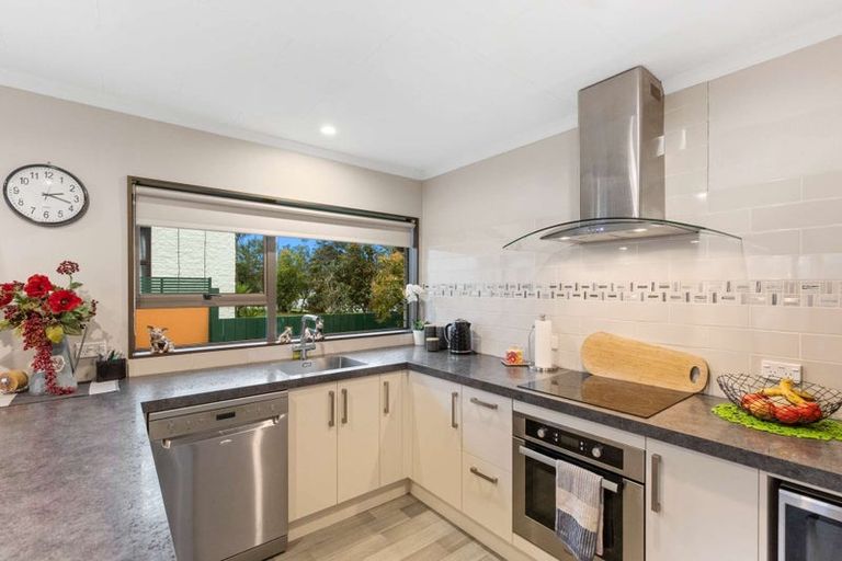 Photo of property in 4 Meadowbrook Drive, Cloverlea, Palmerston North, 4412