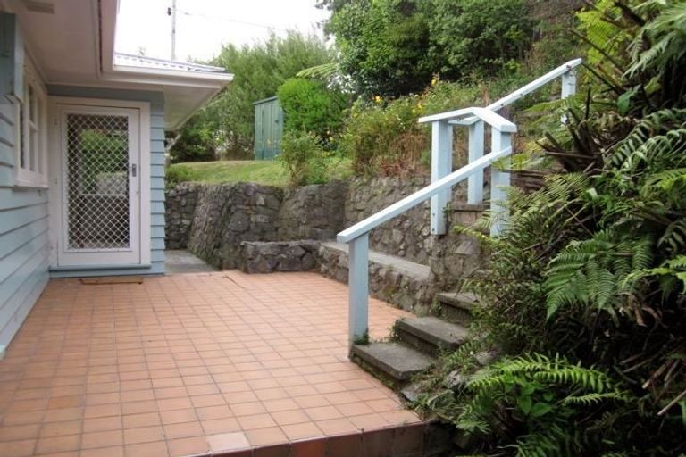 Photo of property in 1 Kohima Drive, Khandallah, Wellington, 6035