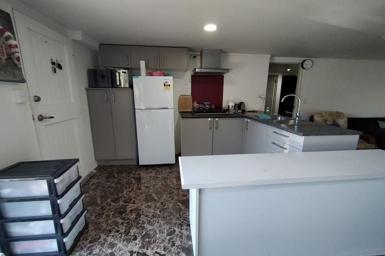 Photo of property in 30 Ellis Avenue, Mount Roskill, Auckland, 1041