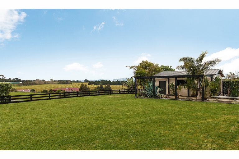 Photo of property in 4 Calderwood Close, Waiuku, 2123