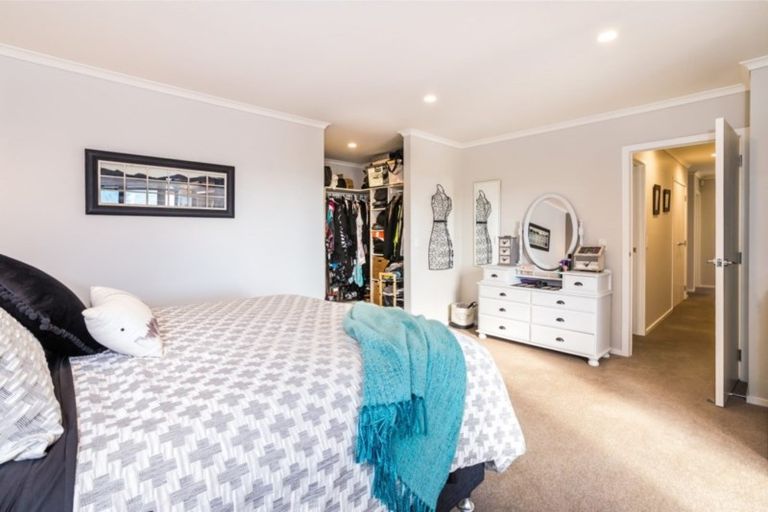 Photo of property in 20 Botanical Heights Drive, Waipahihi, Taupo, 3330