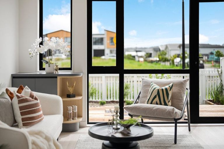 Photo of property in 35 Observation Green, Hobsonville, Auckland, 0616