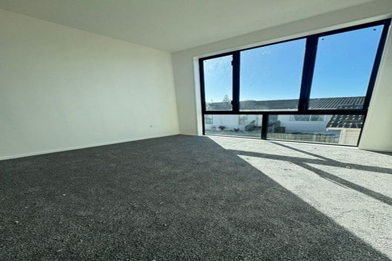 Photo of property in 408 Roscommon Road, Clendon Park, Auckland, 2103