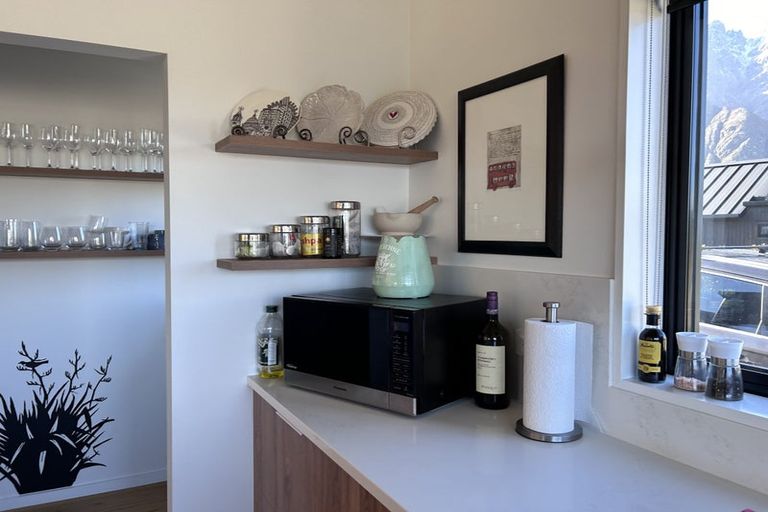 Photo of property in 2 Wanderer Lane, Jacks Point, Queenstown, 9371