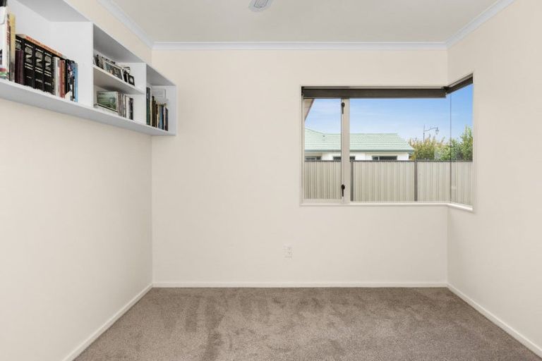 Photo of property in 13 Flemington Place, Taradale, Napier, 4112