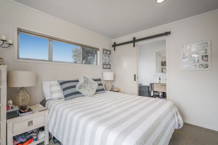 Photo of property in 10 Rena Place, Whitianga, 3510