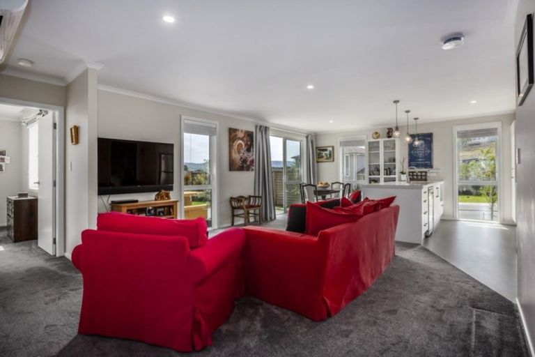 Photo of property in 11 Banks Boulevard, Whitby, Porirua, 5024