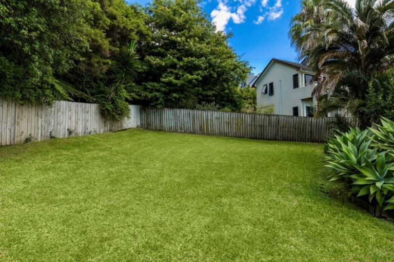 Photo of property in 64 Kate Sheppard Avenue, Torbay, Auckland, 0630