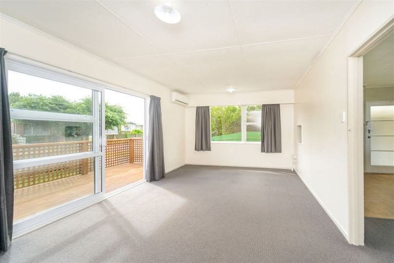 Photo of property in 2 Leslie Avenue, Cloverlea, Palmerston North, 4412