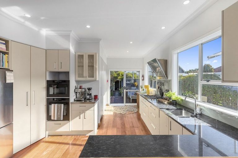 Photo of property in 3 Argentine Avenue, Miramar, Wellington, 6022