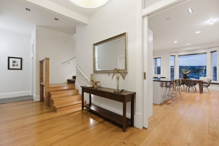 Photo of property in 17 Austin Street, Mount Victoria, Wellington, 6011