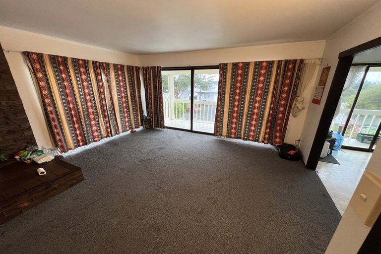 Photo of property in 69 Chelsea View Drive, Chatswood, Auckland, 0626