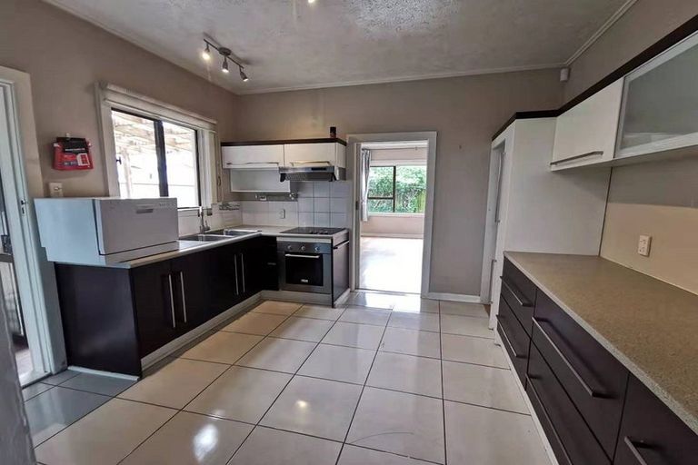 Photo of property in 67 Memorial Avenue, Ilam, Christchurch, 8053