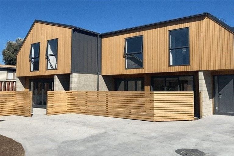 Photo of property in 47c Sherwood Avenue, Te Atatu South, Auckland, 0610