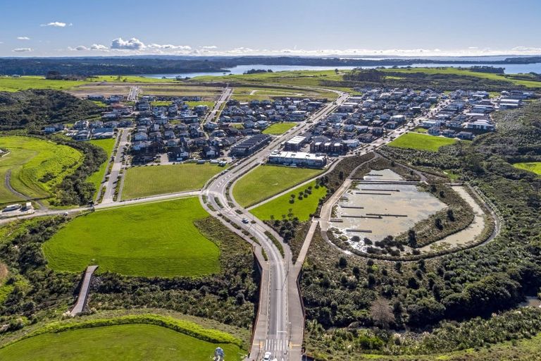 Photo of property in 109 Te Oneroa Way, Long Bay, Auckland, 0630