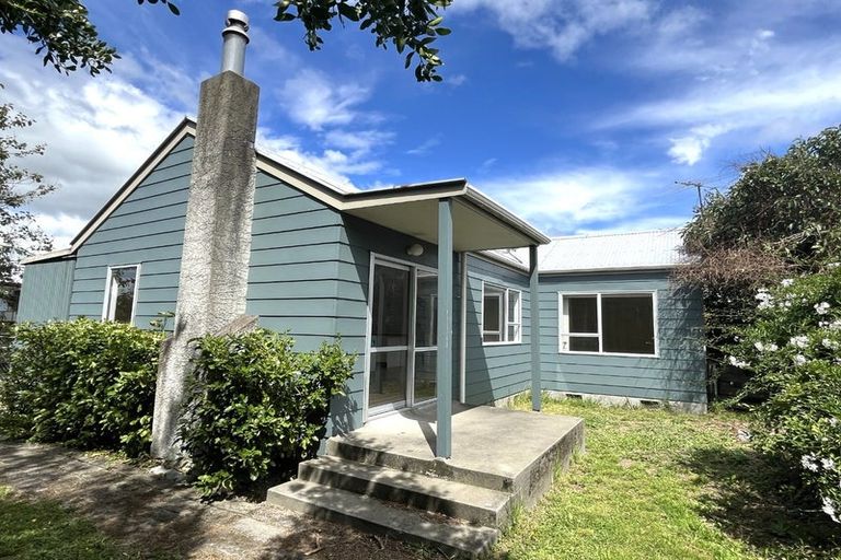 Photo of property in 20 Moore Crescent, Carterton, 5713