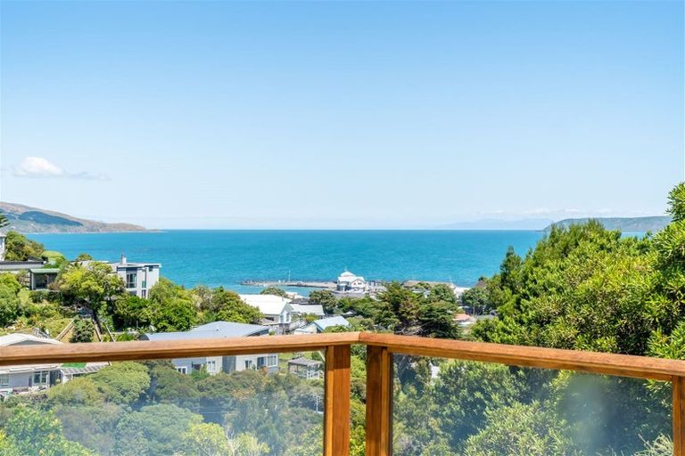 Photo of property in 11 Reserve Road, Plimmerton, Porirua, 5026