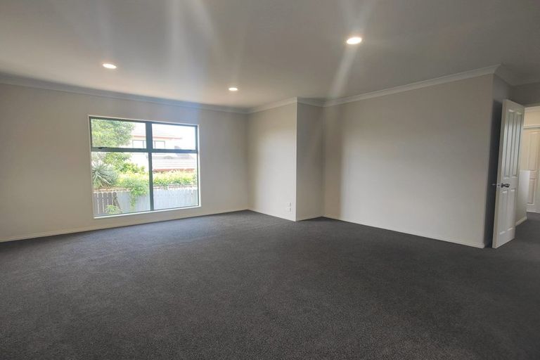 Photo of property in 6 Chadlington Avenue, Henderson, Auckland, 0612