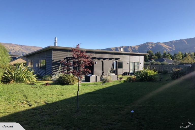Photo of property in 122 Rob Roy Lane, Wanaka, 9305