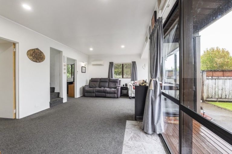 Photo of property in 92 Heta Road, Highlands Park, New Plymouth, 4312