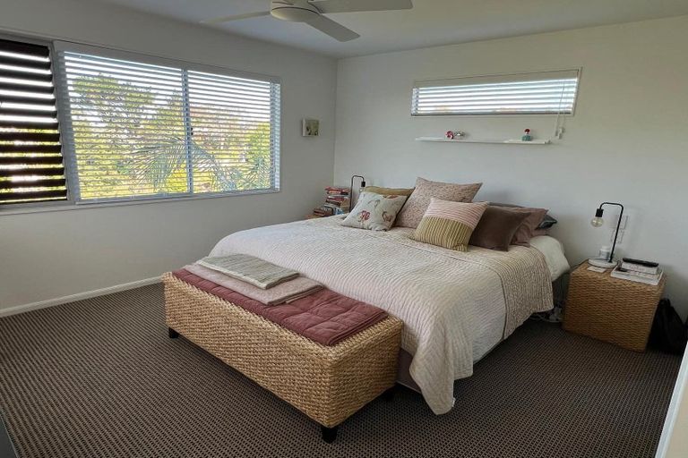 Photo of property in 32f Parr Terrace, Castor Bay, Auckland, 0620