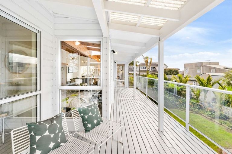 Photo of property in 68 Spinnaker Drive, Te Atatu Peninsula, Auckland, 0610